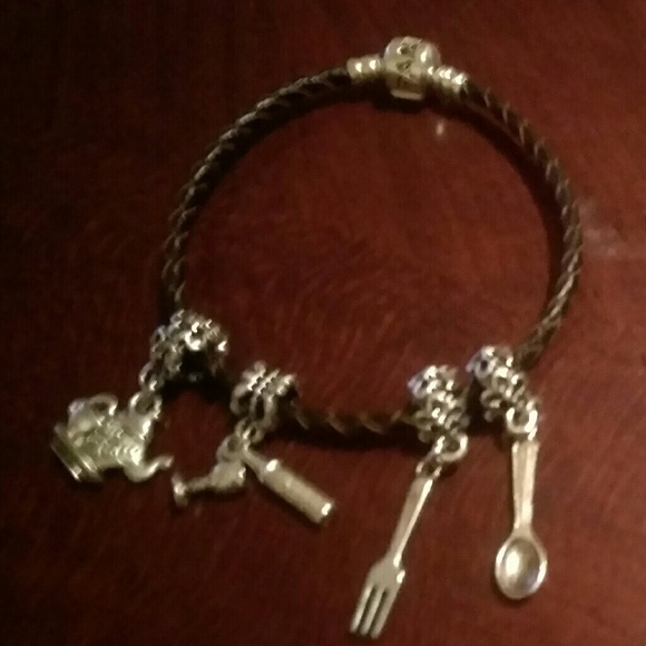Pandora bracelets and choker with charms. - Picture 3 of 7